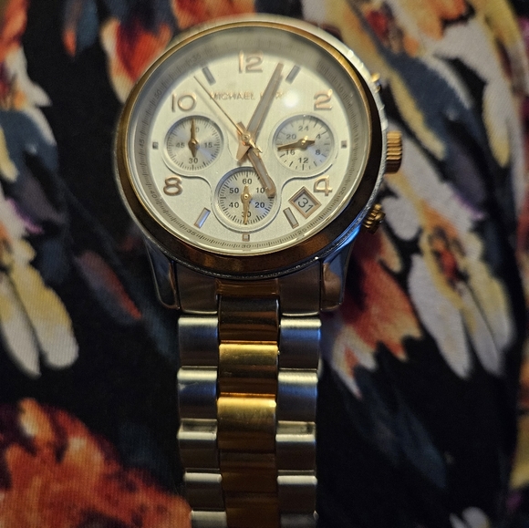 Michael Kors watch gold and silver - Picture 5 of 9